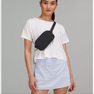 Lululemon Everywhere Mini Belt Bag in Black *NWT*